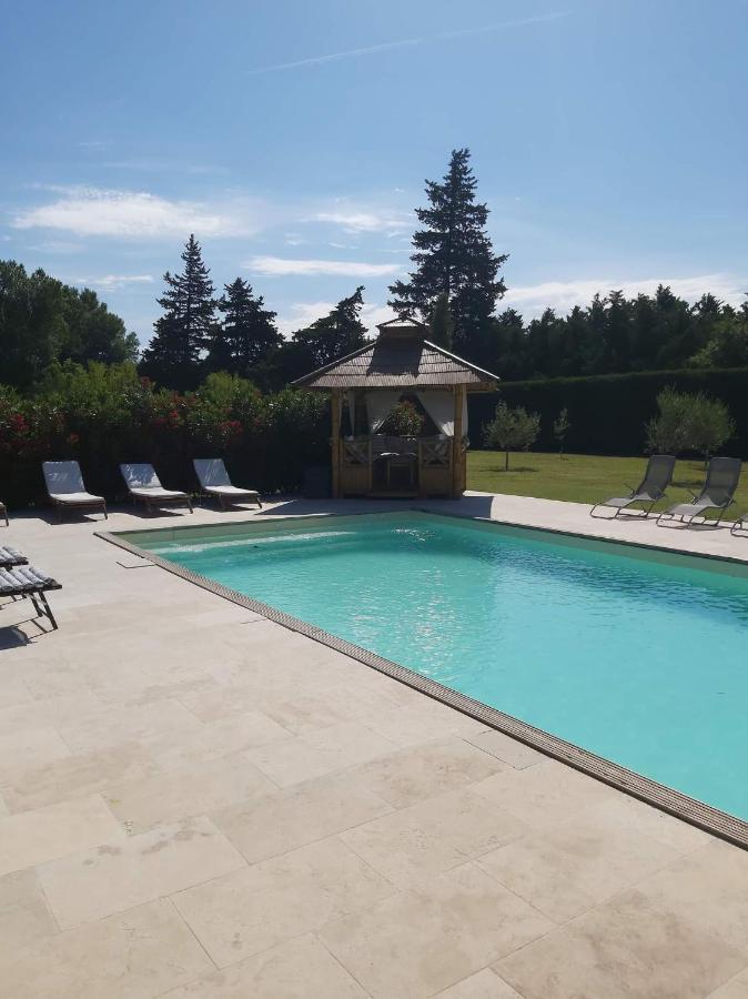 Studio Au Calme Avec Piscine Et Toutes Les Commodites Necessaires Le Thor Eksteriør billede